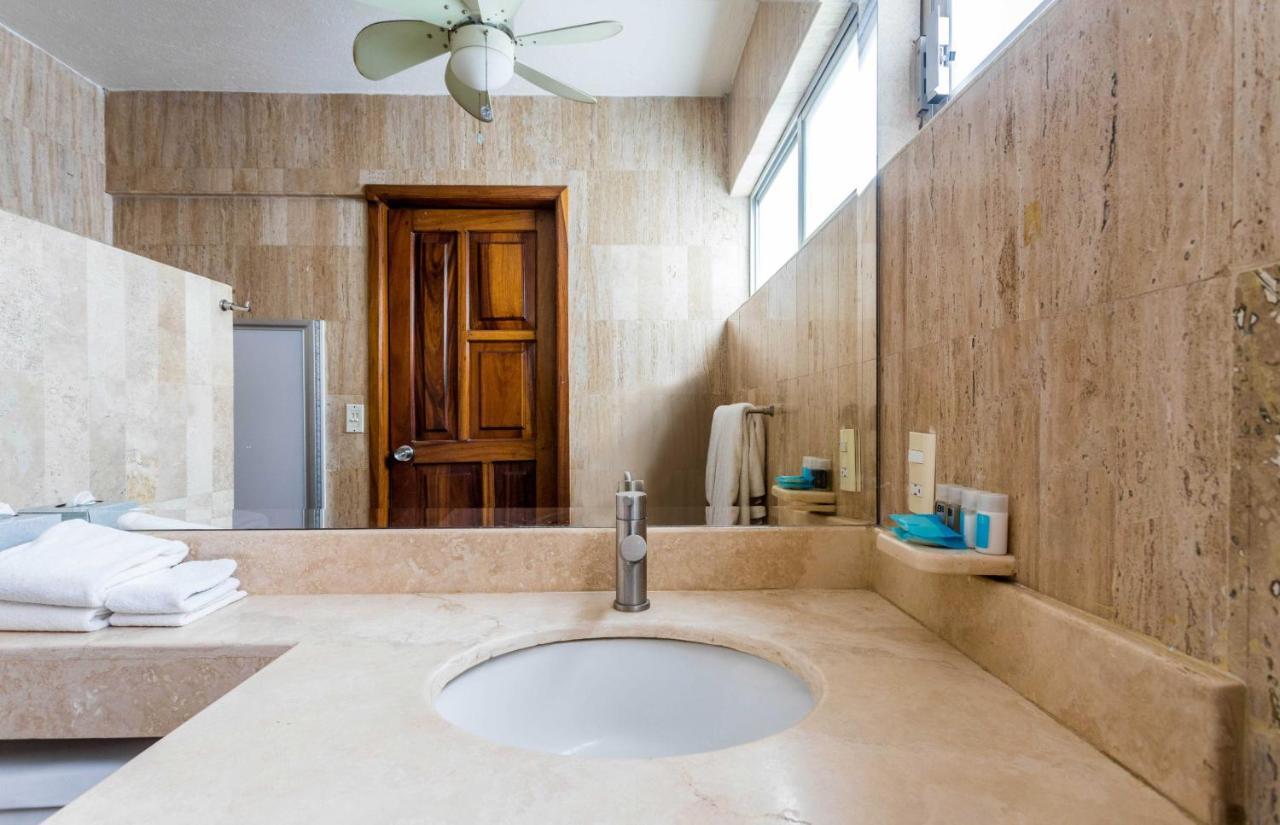 Olas Altas Suites Departamentos プエルトバラータ エクステリア 写真